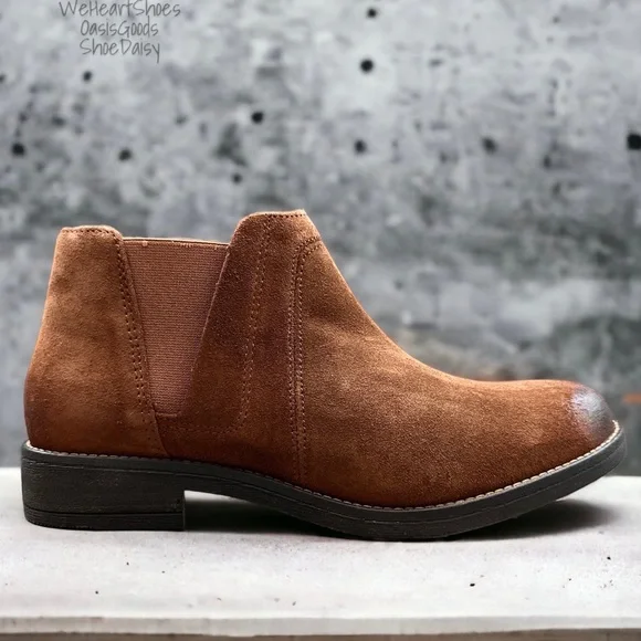 NIB Clarks Demi Beat Slip On Ankle Boots Booties Tan Brown Suede 8.5M 39.5 - Picture 6 of 12